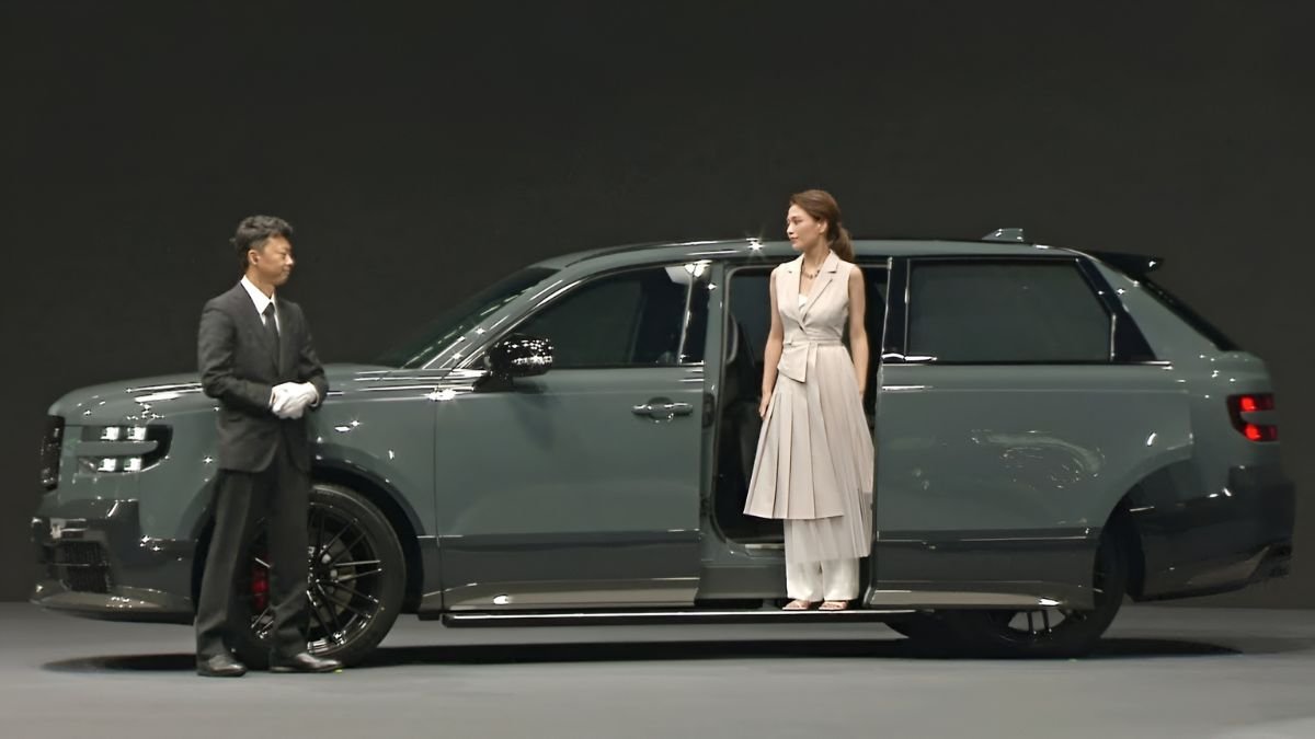 Toyota Century SUV, Toyota Century SUV price, Toyota Century SUV hybrid, Toyota Century SUV features, Toyota Century SUV 2025, Toyota luxury SUV, Toyota Century SUV India launch, Toyota Century SUV review, Toyota hybrid SUV, Toyota Century SUV specs